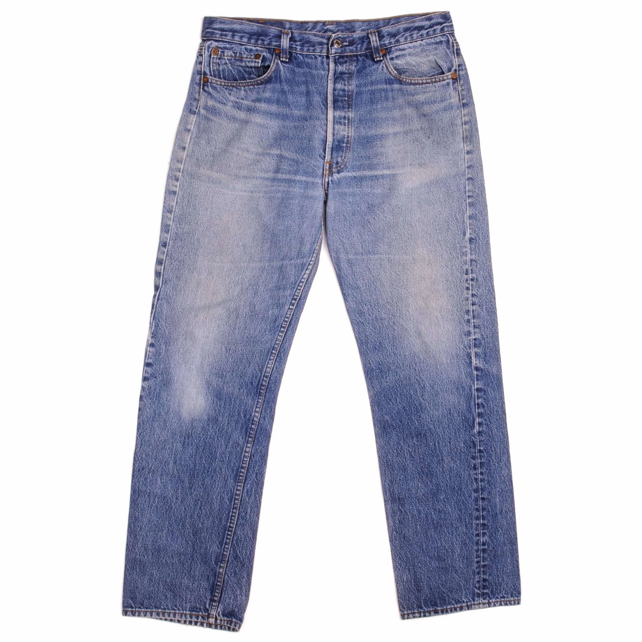 Low Maintenance Relaxed Aesthetic VINTAGE LEVIS 501 JEANS INDIGO SIZE W32 L30 MADE IN USA