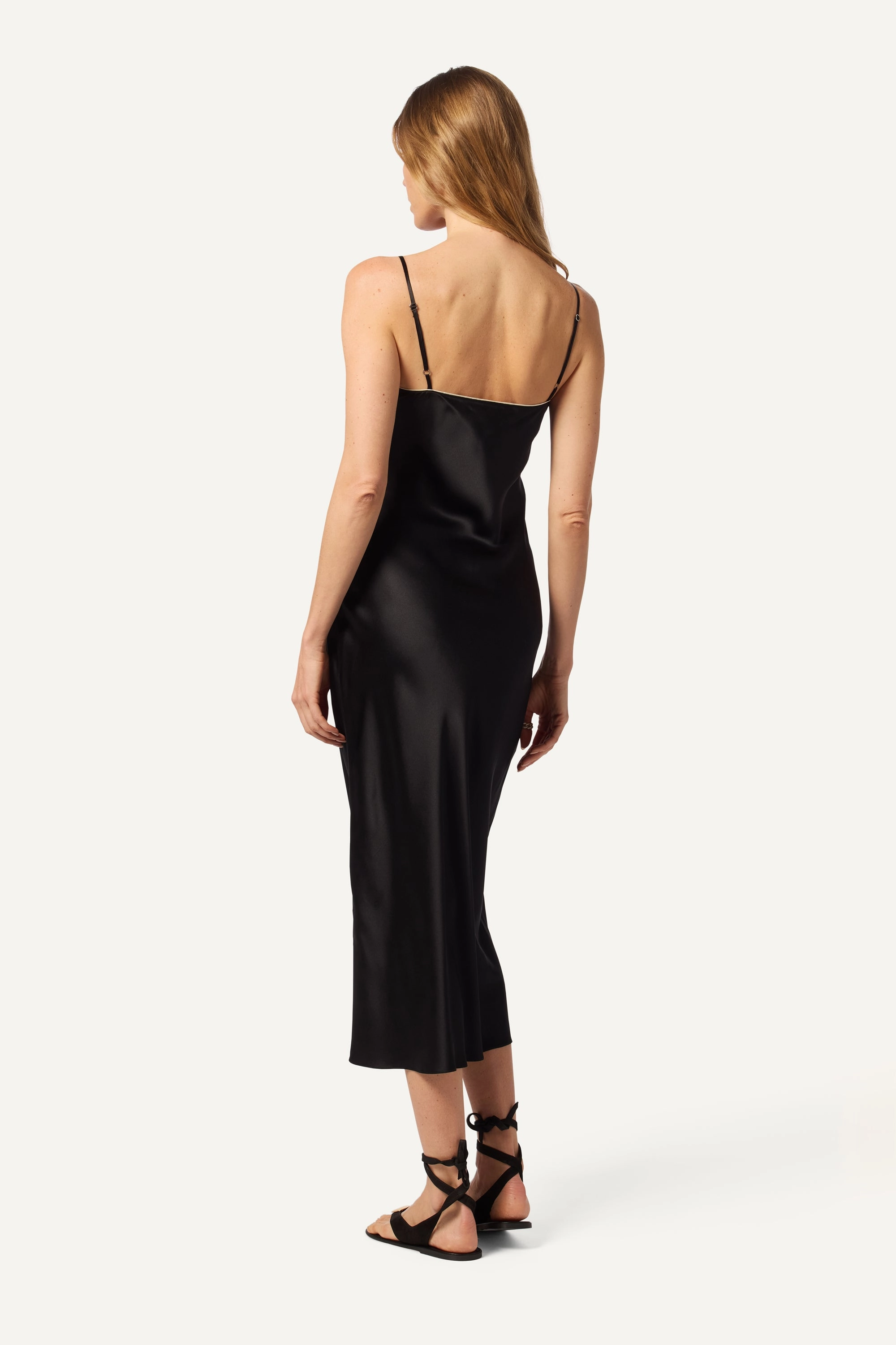 Basic essential TAYLOR  SILK DRESS W/ CONTRAST PIPING | BLACK/GARDENIA