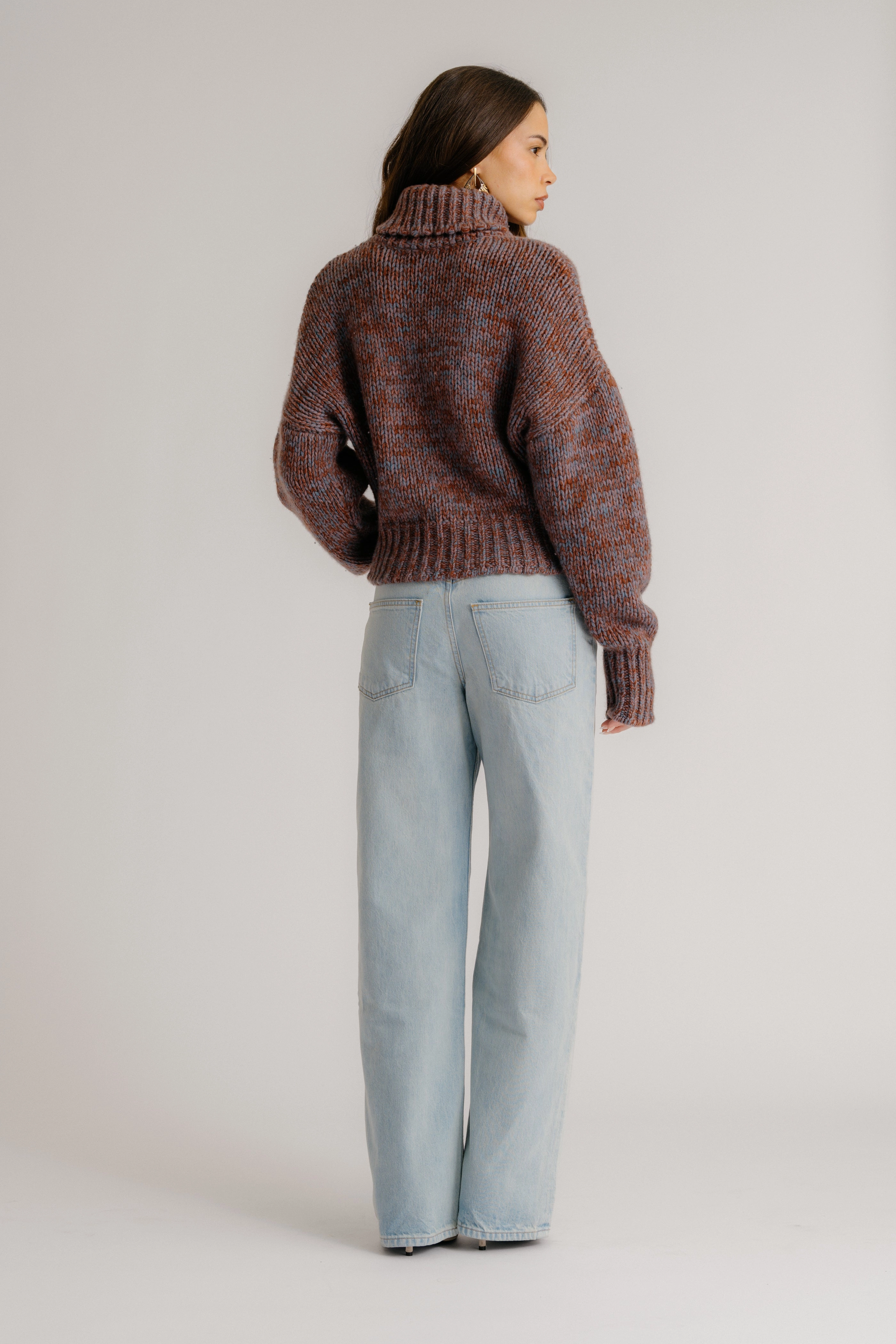 Warm Layer Fit DARCEY CROPPED SLOUCHY CASHMERE TURTLENECK | MAHOGANY MULTI