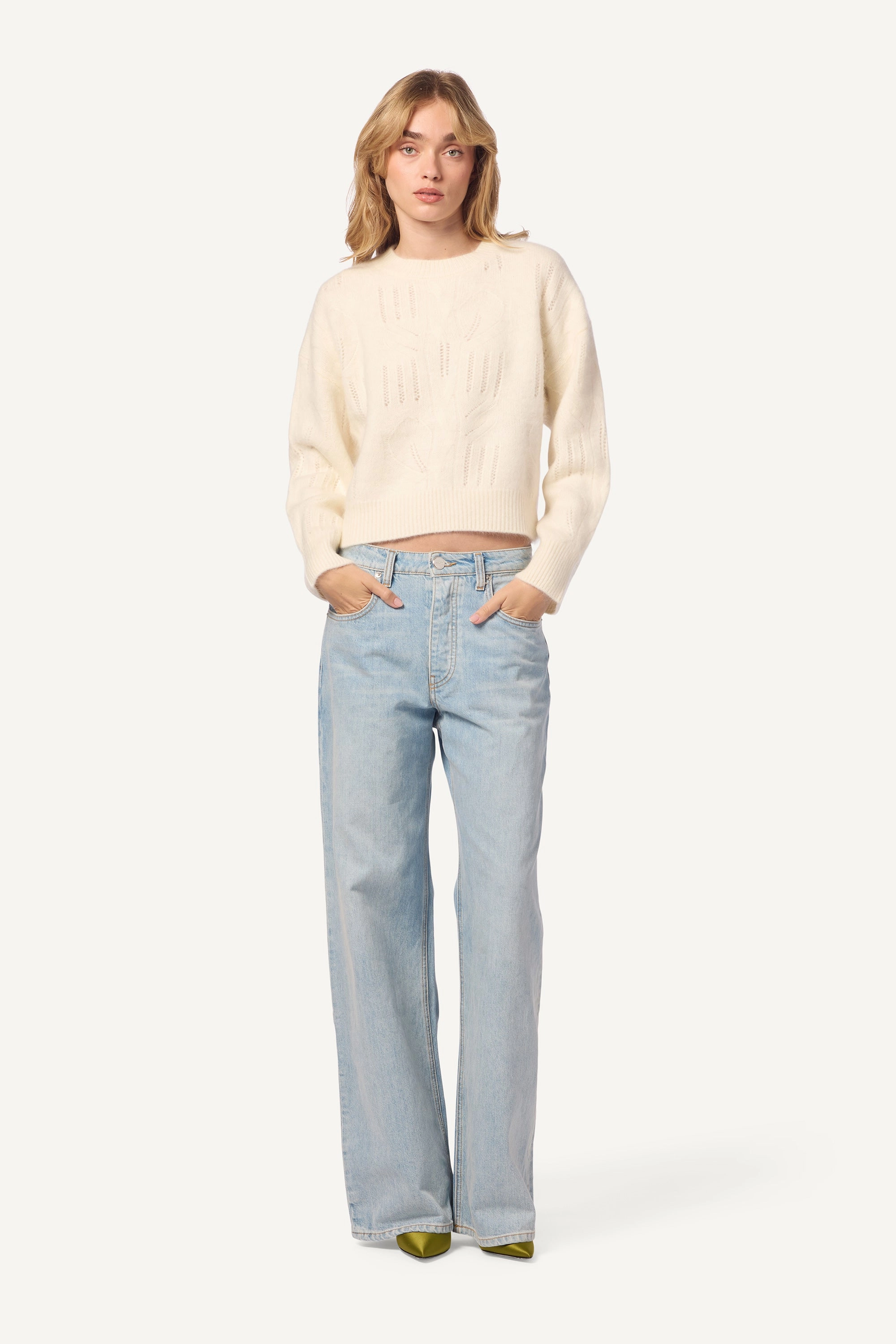 Breathable Performance TRISTAN BRUSHED CASHMERE DETAILED CABLE POINTELLE CREW NECK | GARDENIA