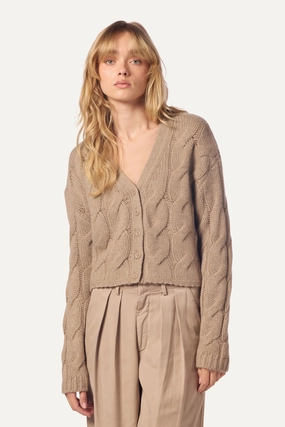 Cold Day Look Chilly Layer Look JOLIE V-NECK CROPPED CABLE CASHMERE CARDIGAN | ECO GRAVEL
