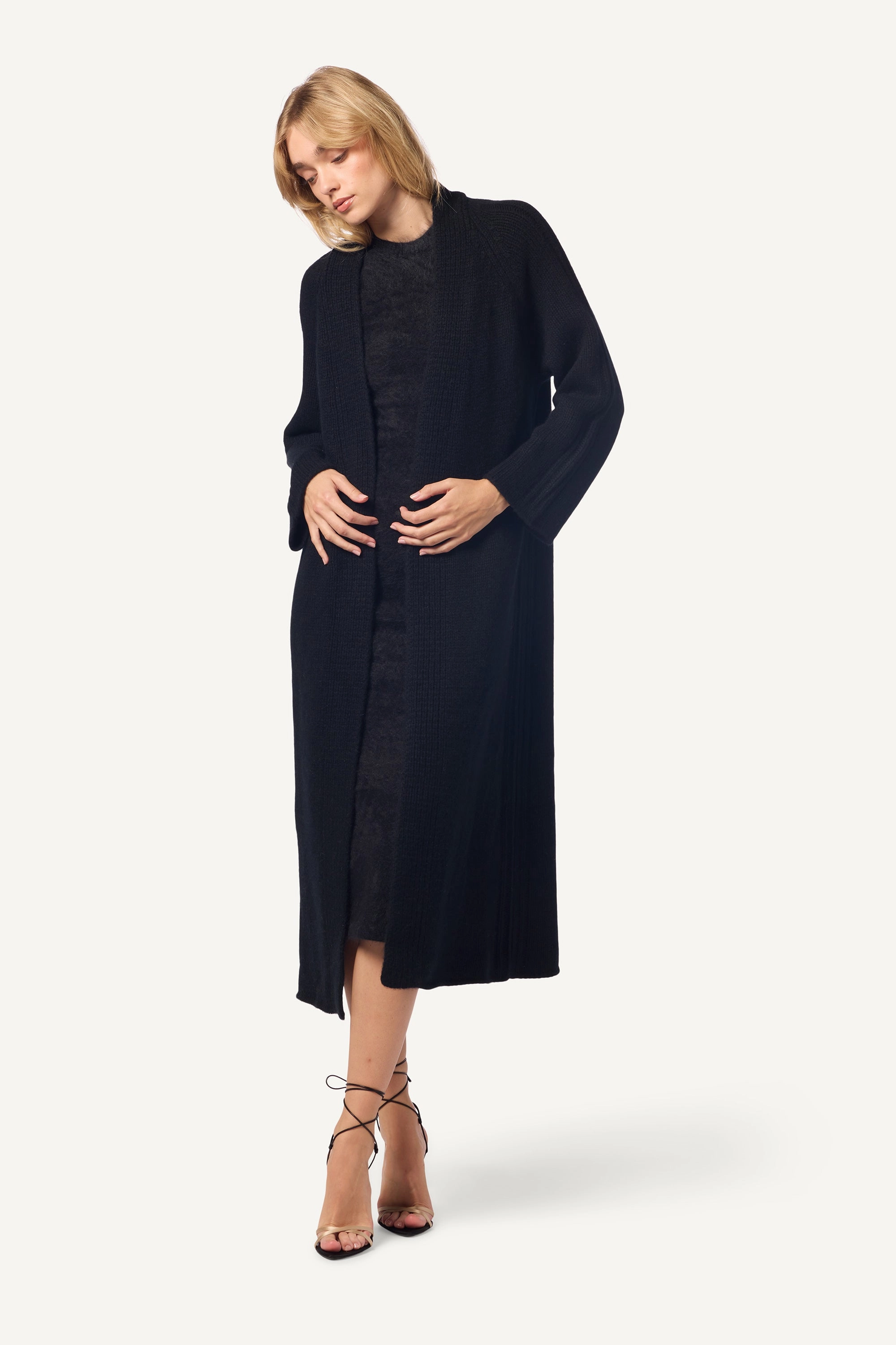 MERCEDES CASHMERE DUSTER | BLACK Snuggly Design Multi Panel Construction