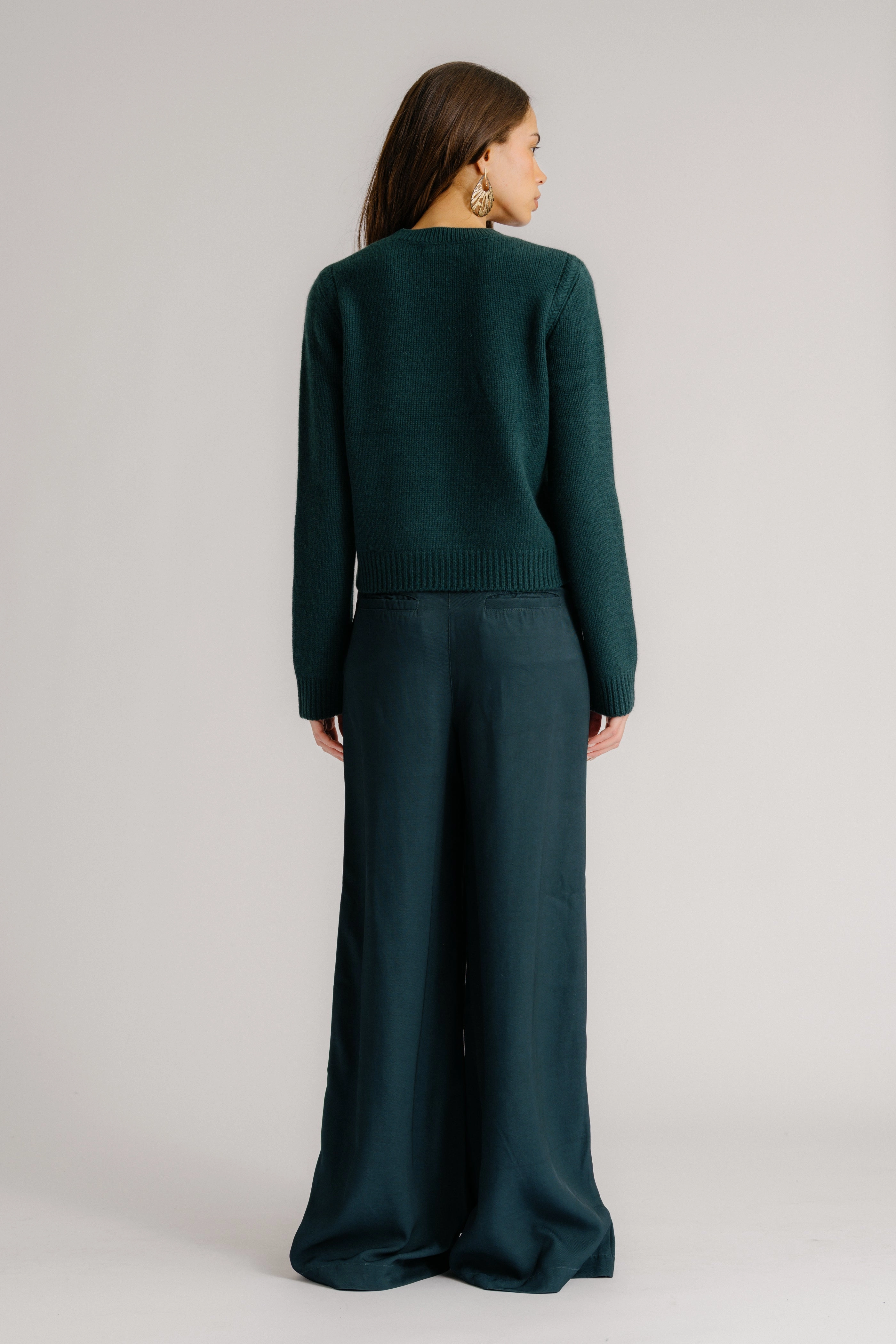 Layered Style Wear Knitwear Essential NOA SHRUNKEN CASHMERE CREWNECK SWEATER | SACRAMENTO