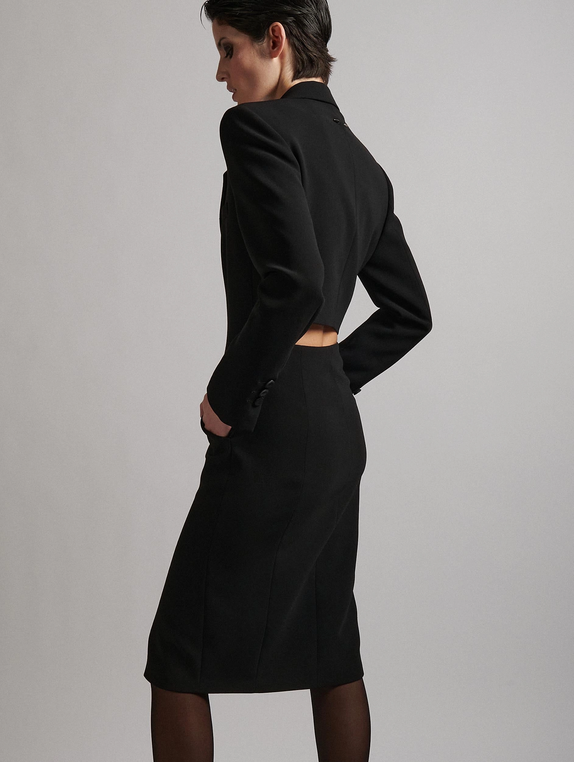 Robe en cr??pe noir ?? col smoking Simple Ease