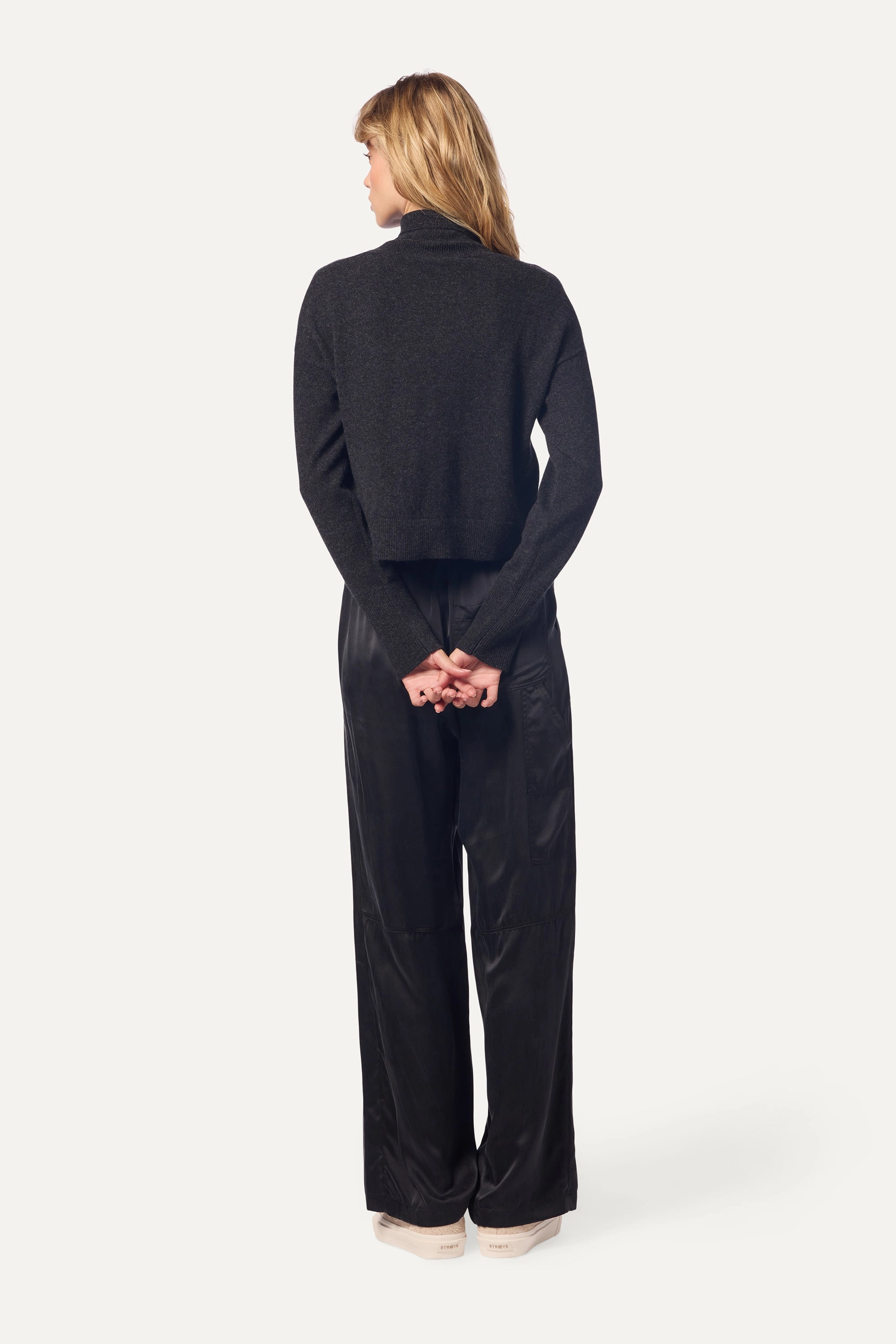 SABLE CASHMERE TURTLENECK SWEATER | ASPHALT CHARCOAL Warm Comfort