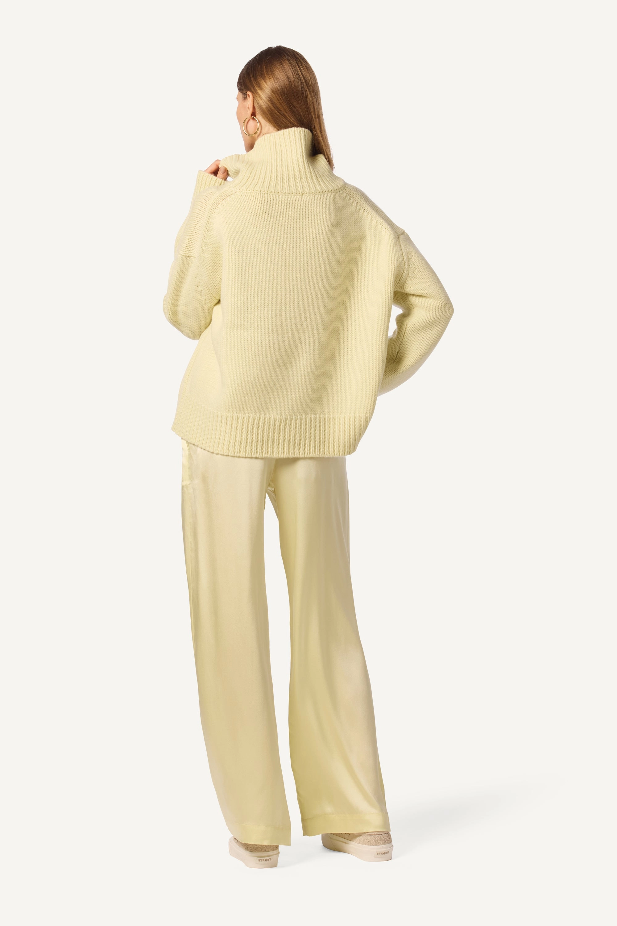 SCARLETT CASHMERE TURTLENECK SWEATER | PALE CITRON Breathable Material
