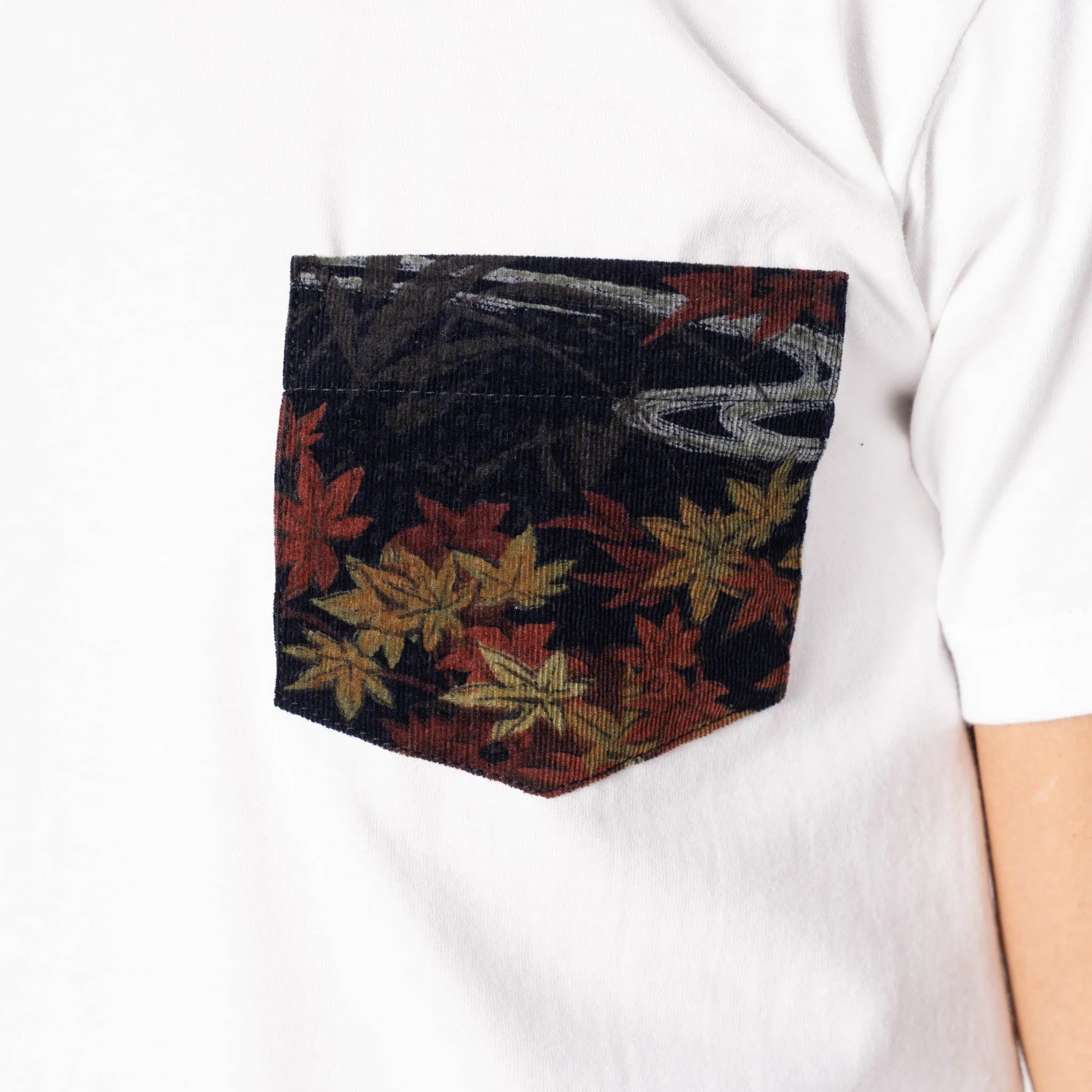 Quick Fit Comfort Pocket Tee - White - Printed Autumn - Navy