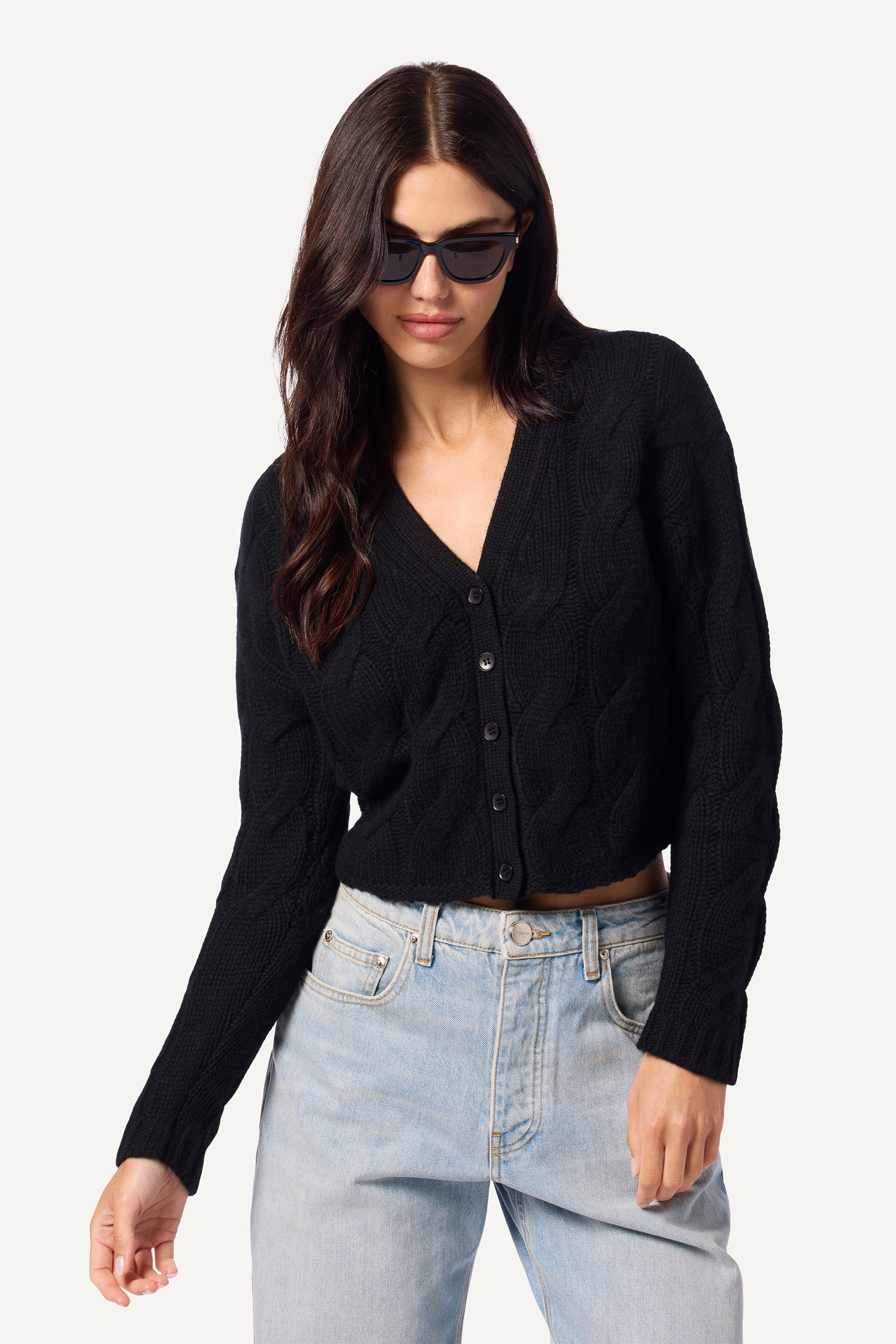 Outdoor Vibe Chilly Comfort JOLIE V-NECK CROPPED CABLE CASHMERE CARDIGAN | BLACK