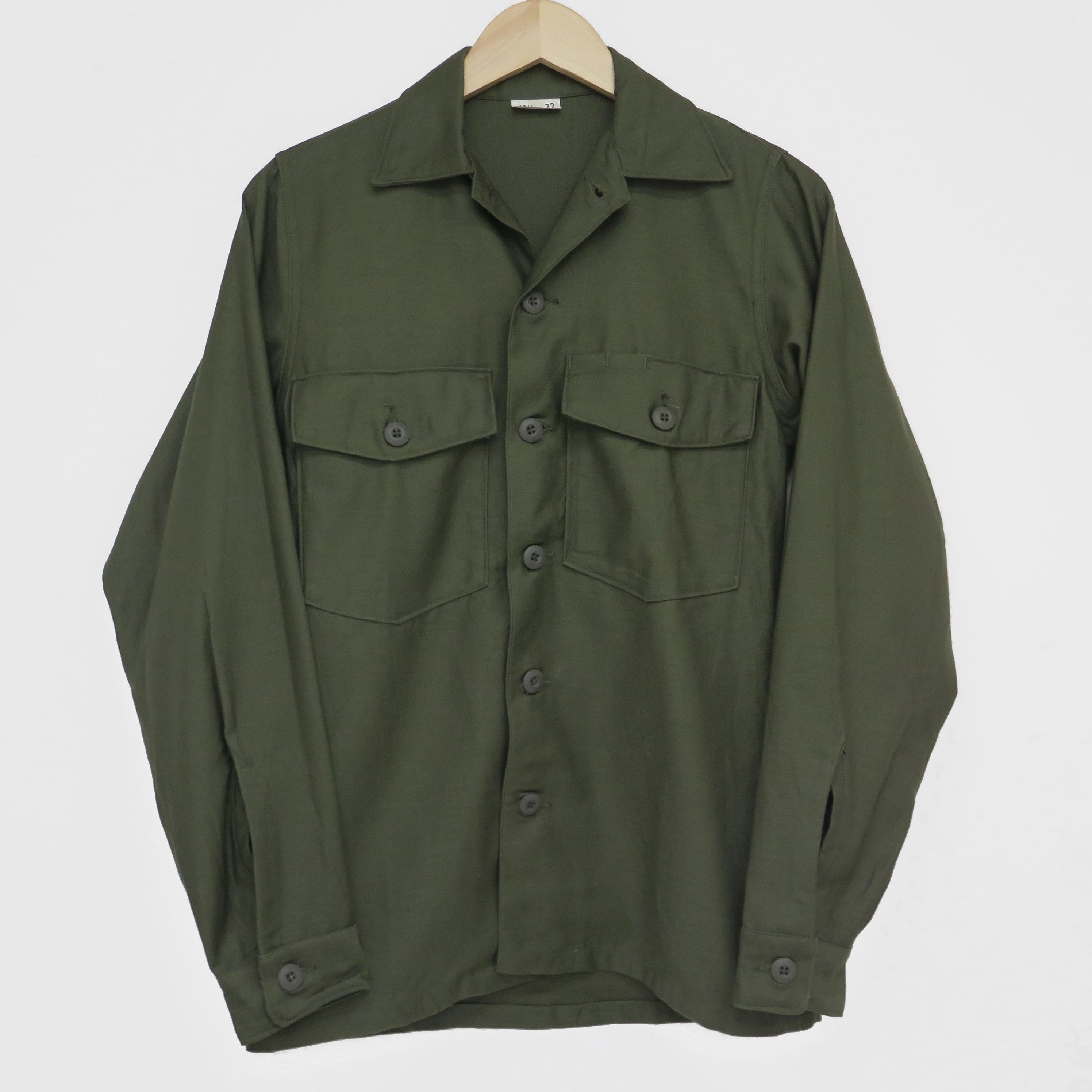 VINTAGE US ARMY UTILITY SHIRT P64 1970S VIETNAM WAR DEADSTOCK SIZE 13 1/2 X 32 ring accents
