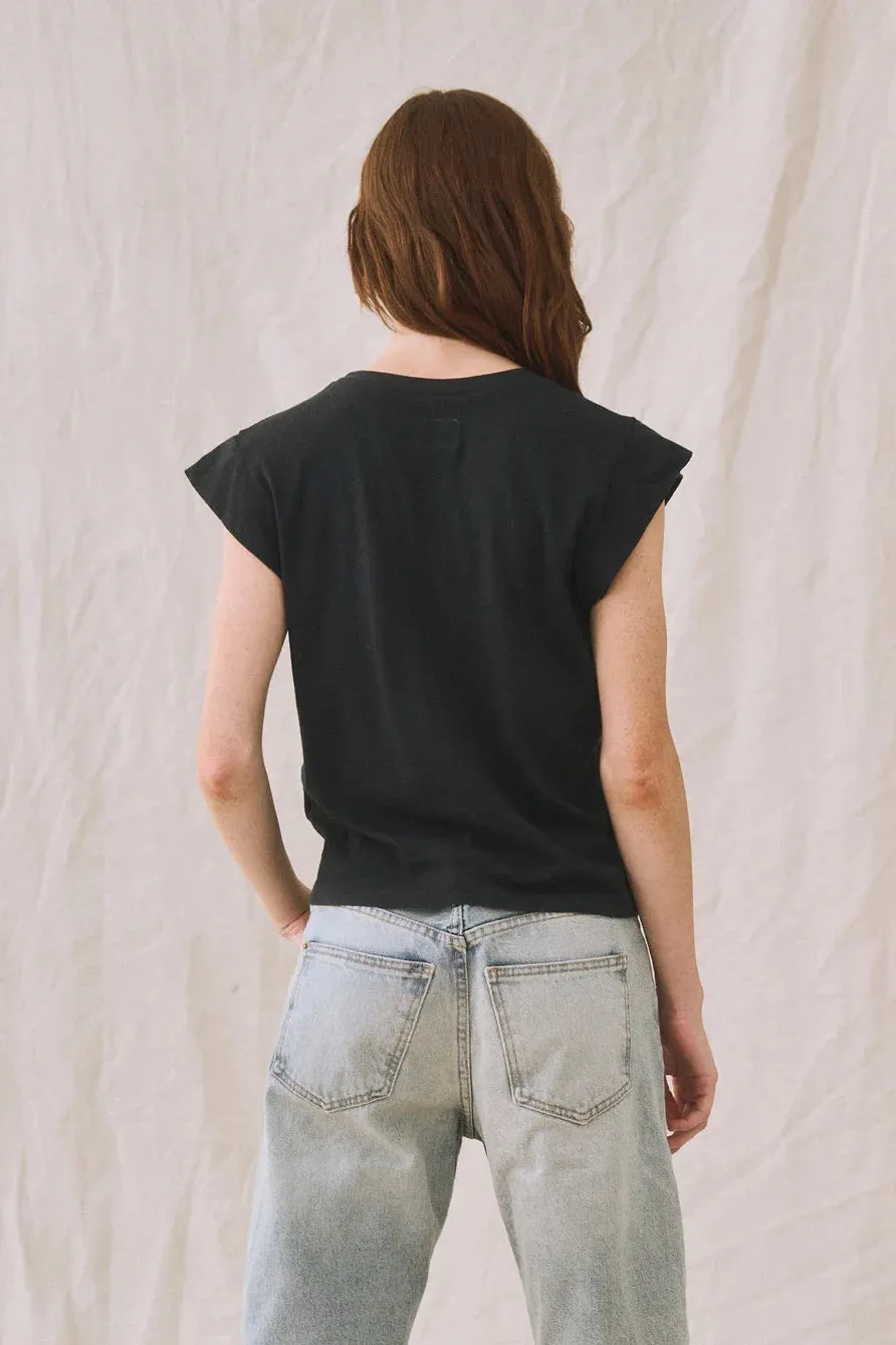 The Peak Shoulder Tee Minimal Design