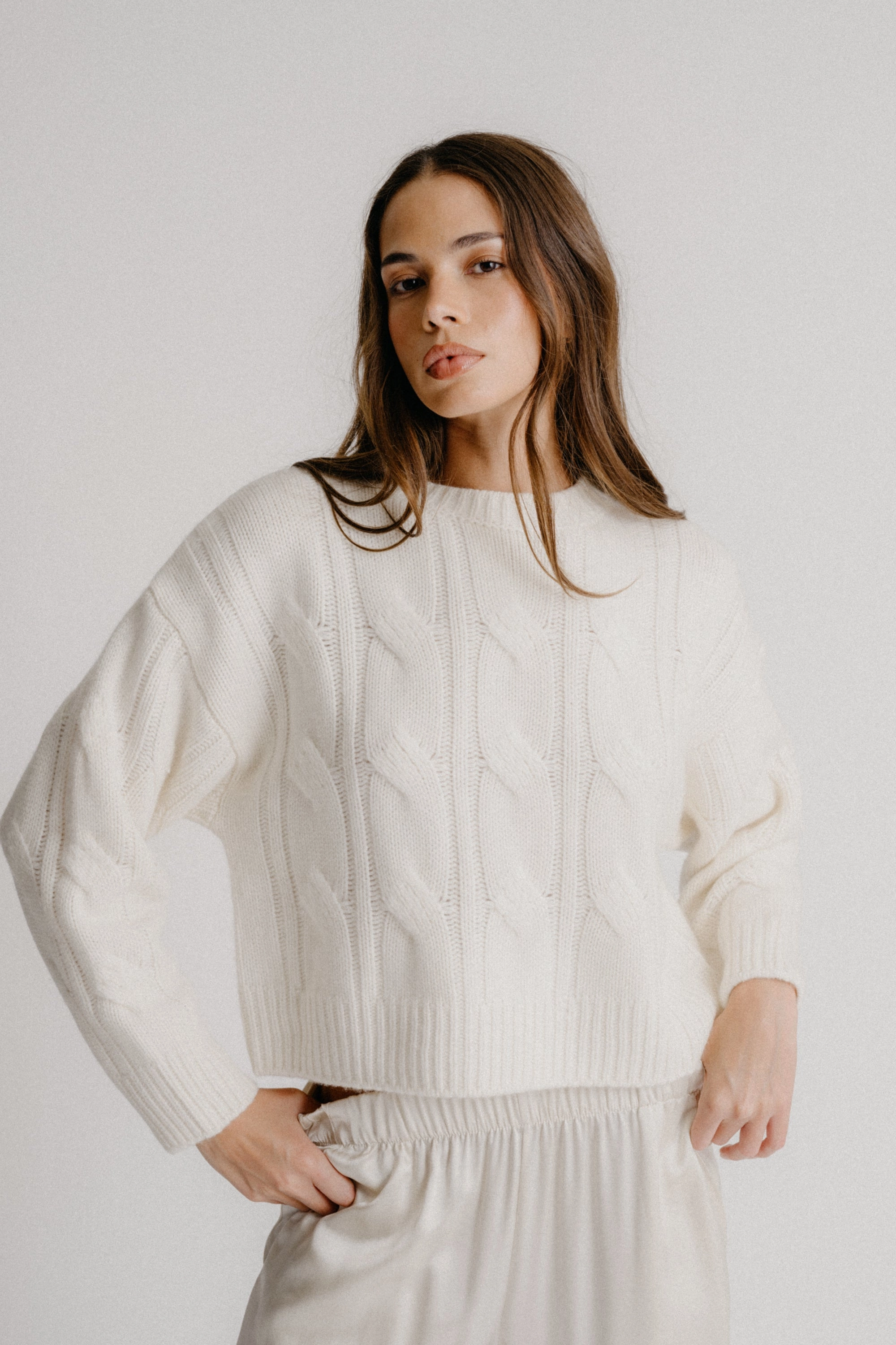 Classic Layer Cozy Thermal TRISTAN CASHMERE CABLE KNIT SWEATER  PULLOVER  | GARDENIA