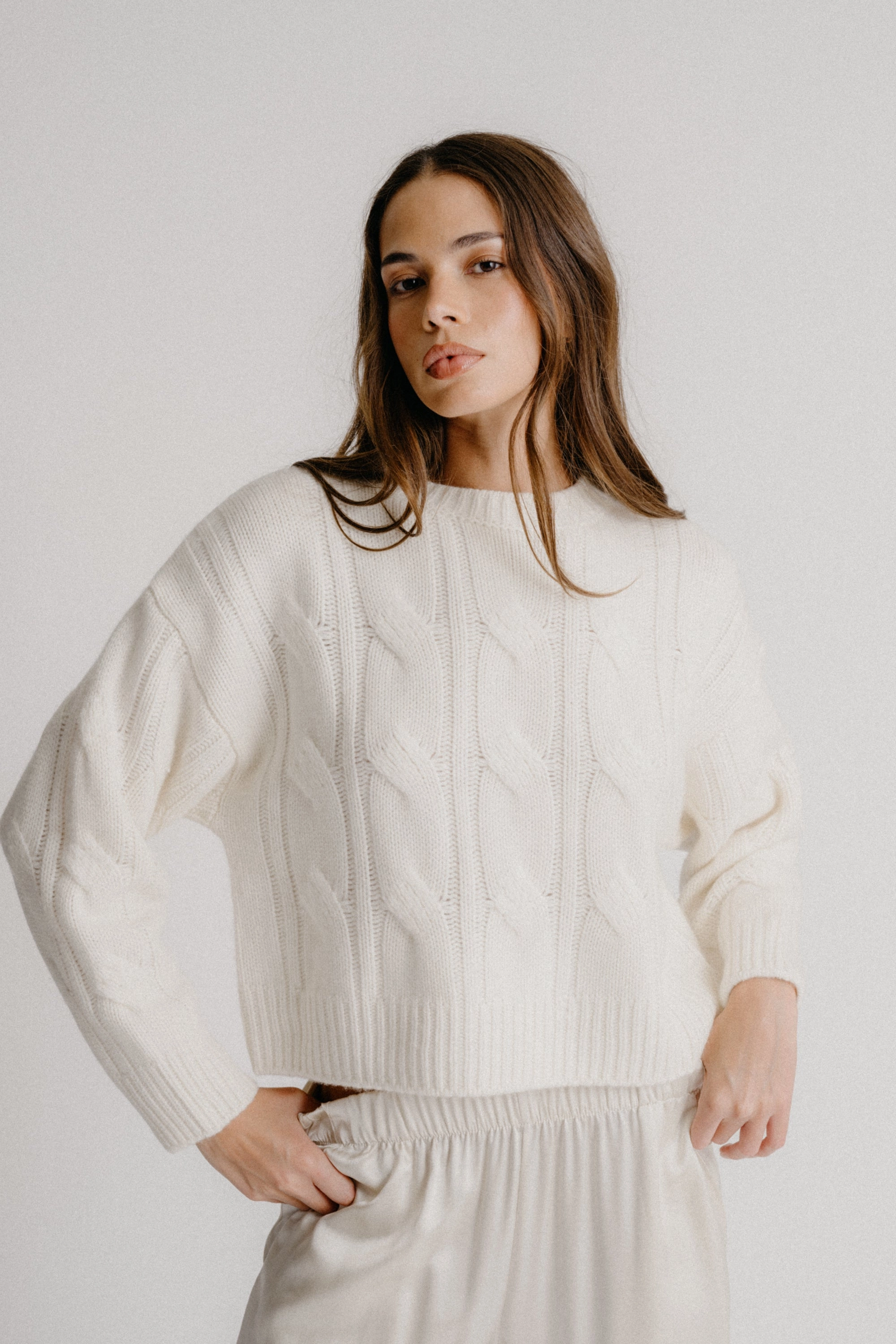 Comfy Vibe TRISTAN CASHMERE CABLE KNIT SWEATER  PULLOVER  | GARDENIA