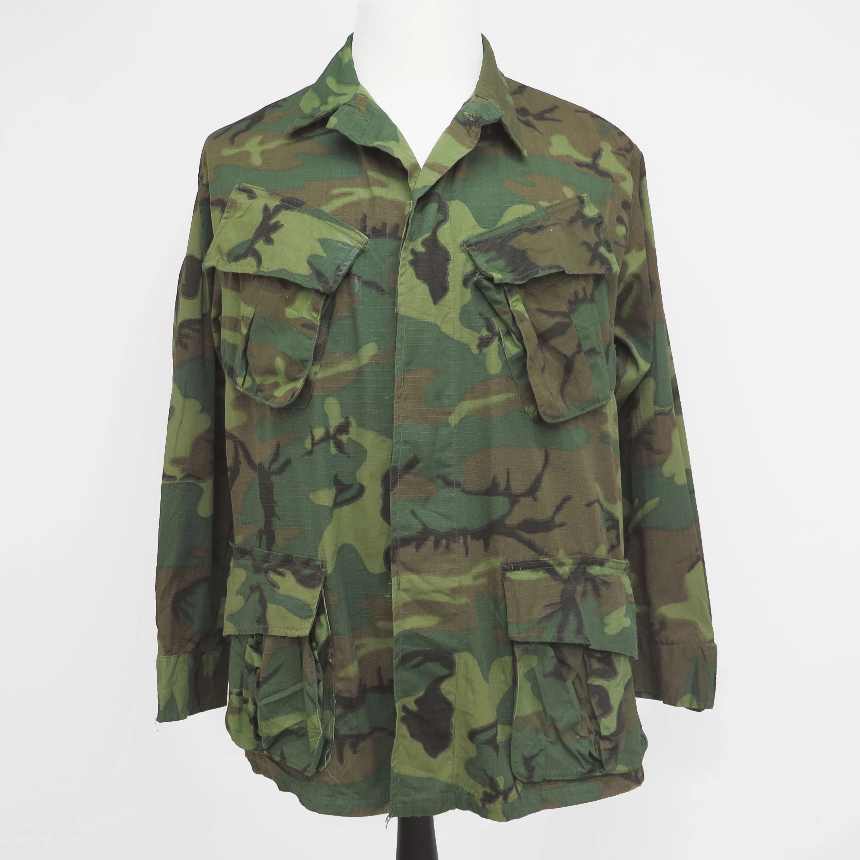 Noise Reducing Fabric Sleek Outerwear TROPICAL COMBAT JACKET 5TH PATTERN ERDL 1969 VIETNAM WAR SIZE MEDIUM SHORT