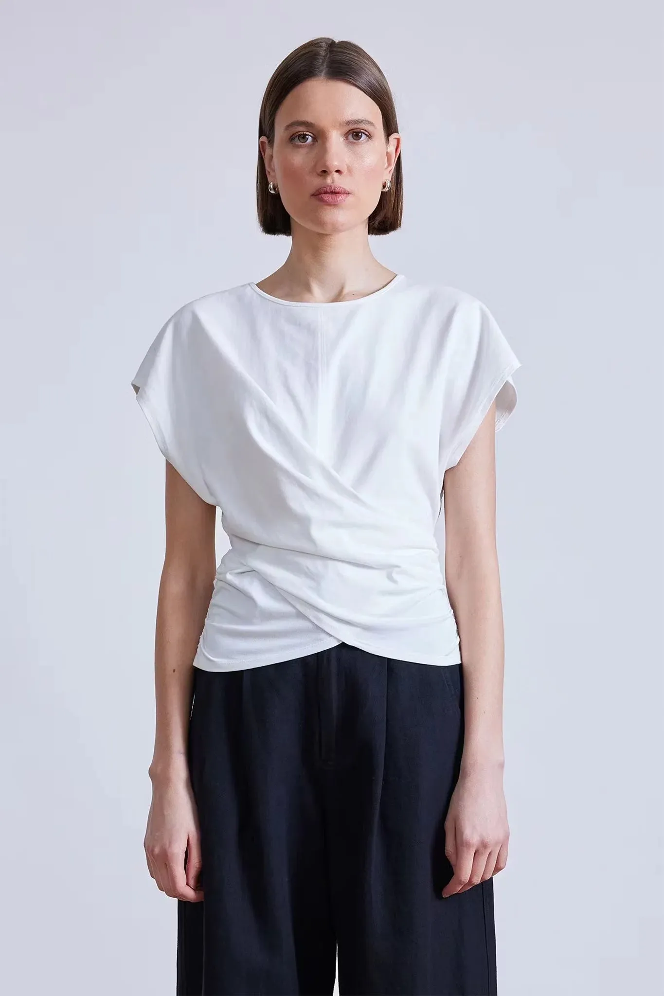 Twist Drape Tee Sporty Fit Outdoor Trend Look