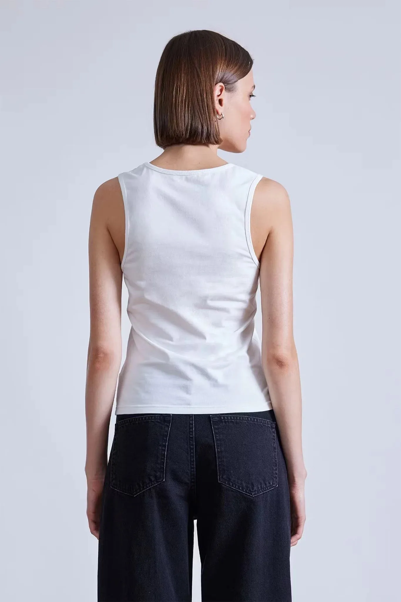 Uri Low-Cut Tank Loose fitting comfort Casual Essentials