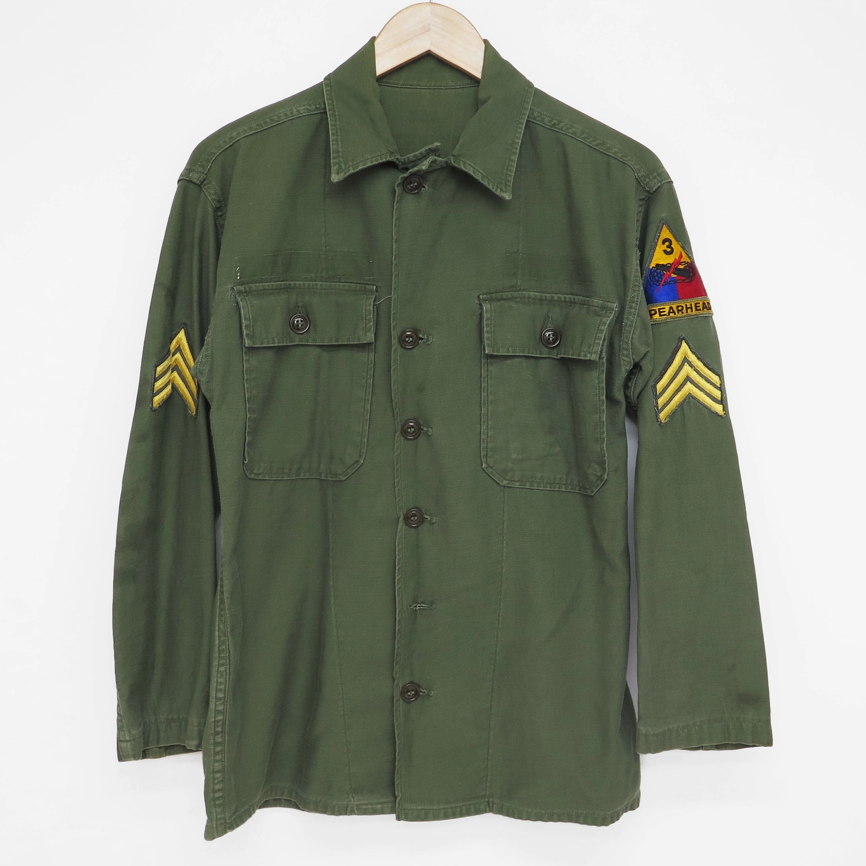 US ARMY UTILITY SHIRT P-58 P58 1960'S 3RD ARMORED DIVISION SPEARHEAD SERGEANT PATCHED Sporty Look