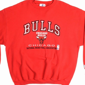 VINTAGE NBA CHICAGO BULLS SWEATSHIRT SIZE LARGE MADE IN USA hat accents Cozy Mood