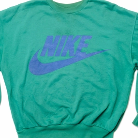 product photography VINTAGE NIKE SWEATSHIRT 1987-EARLY 1990S SIZE LARGE