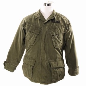 VINTAGE US ARMY TROPICAL COMBAT JACKET 5TH PATTERN 1969 VIETNAM WAR SIZE SMALL SHORT WITH PATCHES Outdoor Use