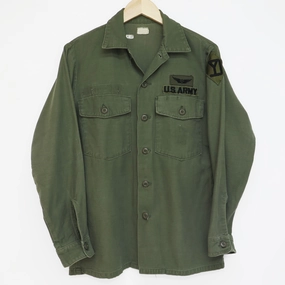 Cool Weather product combo VINTAGE US ARMY UTILITY SHIRT P64 1976 26TH INFANTRY PATCHS SIZE 15 1/2 X 33